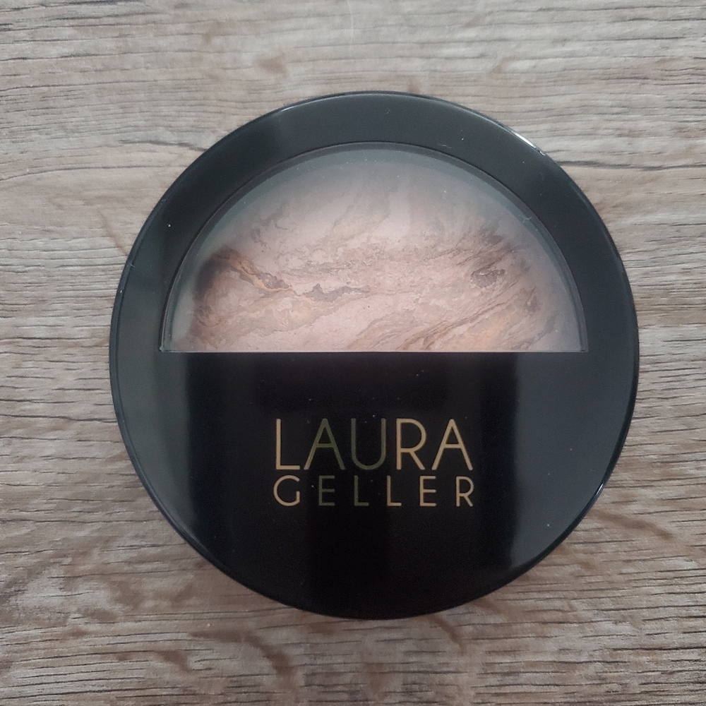 Laura Geller Baked-N-Brighten Color Correcting Foundation Medium